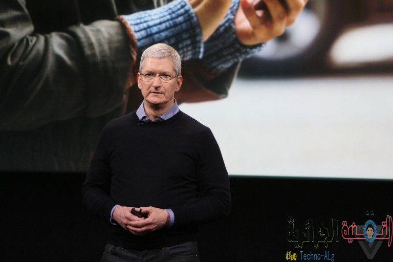 صورة لـ تيم كوك يؤكد على حماية بيانات المستخدمين من خلال مؤتمر آبل منذ قليل | tim-cook-march-event-768x512-DzTechs