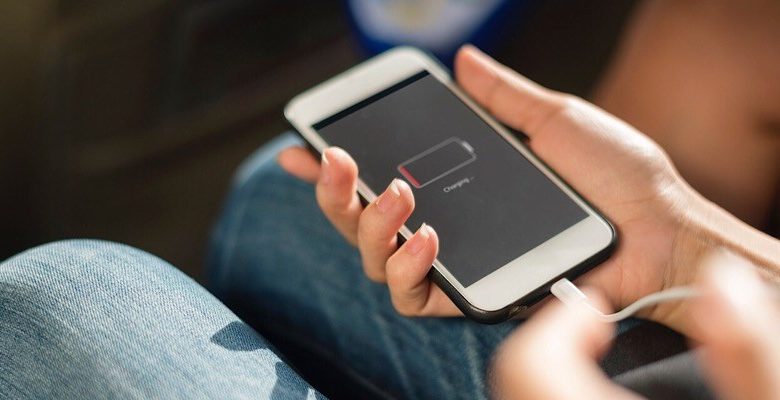 صورة لـ بطارية الهاتف الذكي تدوم لمدة شهر؟ تدفق 5G يمكنه أن يفعل ذلك | news-5g-smartphone-battery-featured