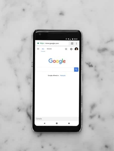 صورة لـ Google تعلن عن التغييرات الجديدة الحيوية لوظيفة البحث | news-goole-search-phone-DzTechs