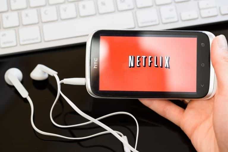 صورة لـ كيفية حذف قائمة متابعة المشاهدة على Netflix | netflix-mobile-device-htc-smartphone-768x512-DzTechs