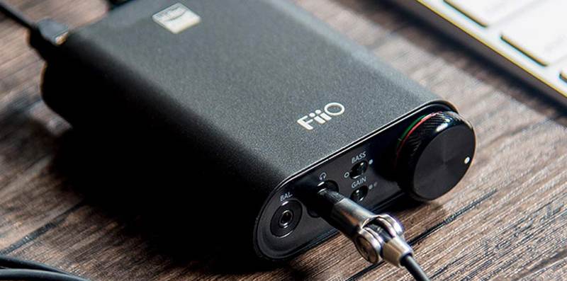 صورة لـ حول هاتف Android الخاص بك إلى مشغل Hi-Res Audio | android-hi-res-audio-dac-DzTechs