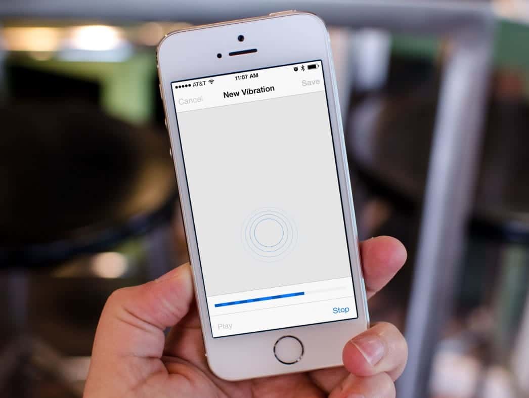 صورة لـ كيفية إنشاء نمط اهتزاز مخصص على iPhone؟ | vibration_patterns_iphone_5s_hero-Wsnvuags-DzTechs