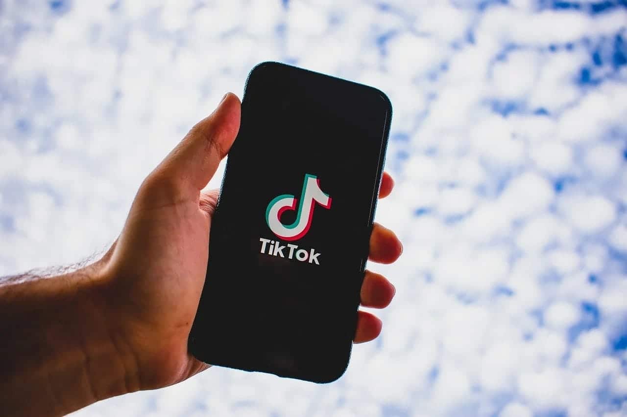 صورة لـ جودة فيديو TikTok مُنخفضة بعد التحميل؟ إصلاحات سهلة | 1WdiJE3ESyB9PRG0aPG35cA-DzTechs