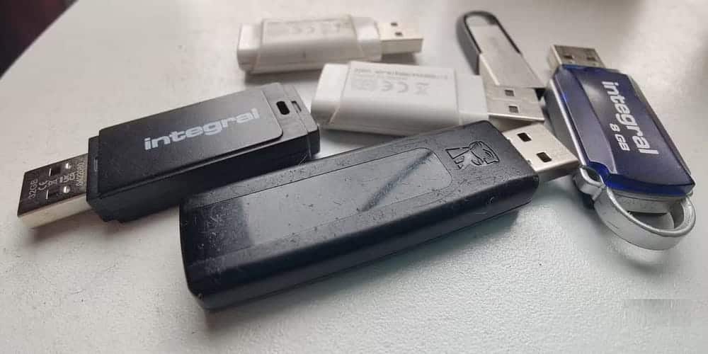 نعم، أنت بحاجة إلى محرك أقراص USB للاسترداد بالقرب منك