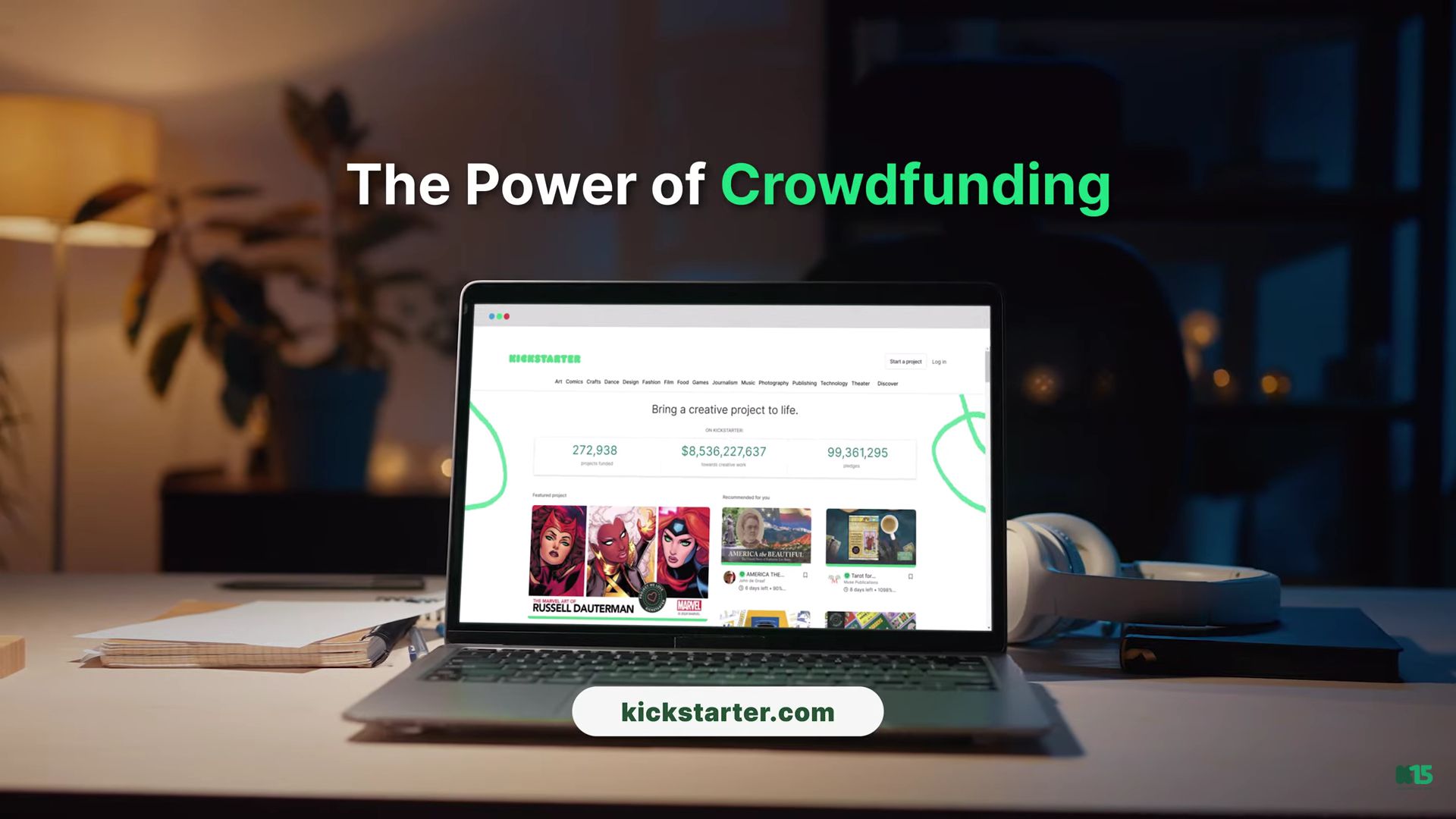 إعلان لمنصة Kickstarter، مع جهاز كمبيوتر محمول مفتوح على الموقع الإلكتروني