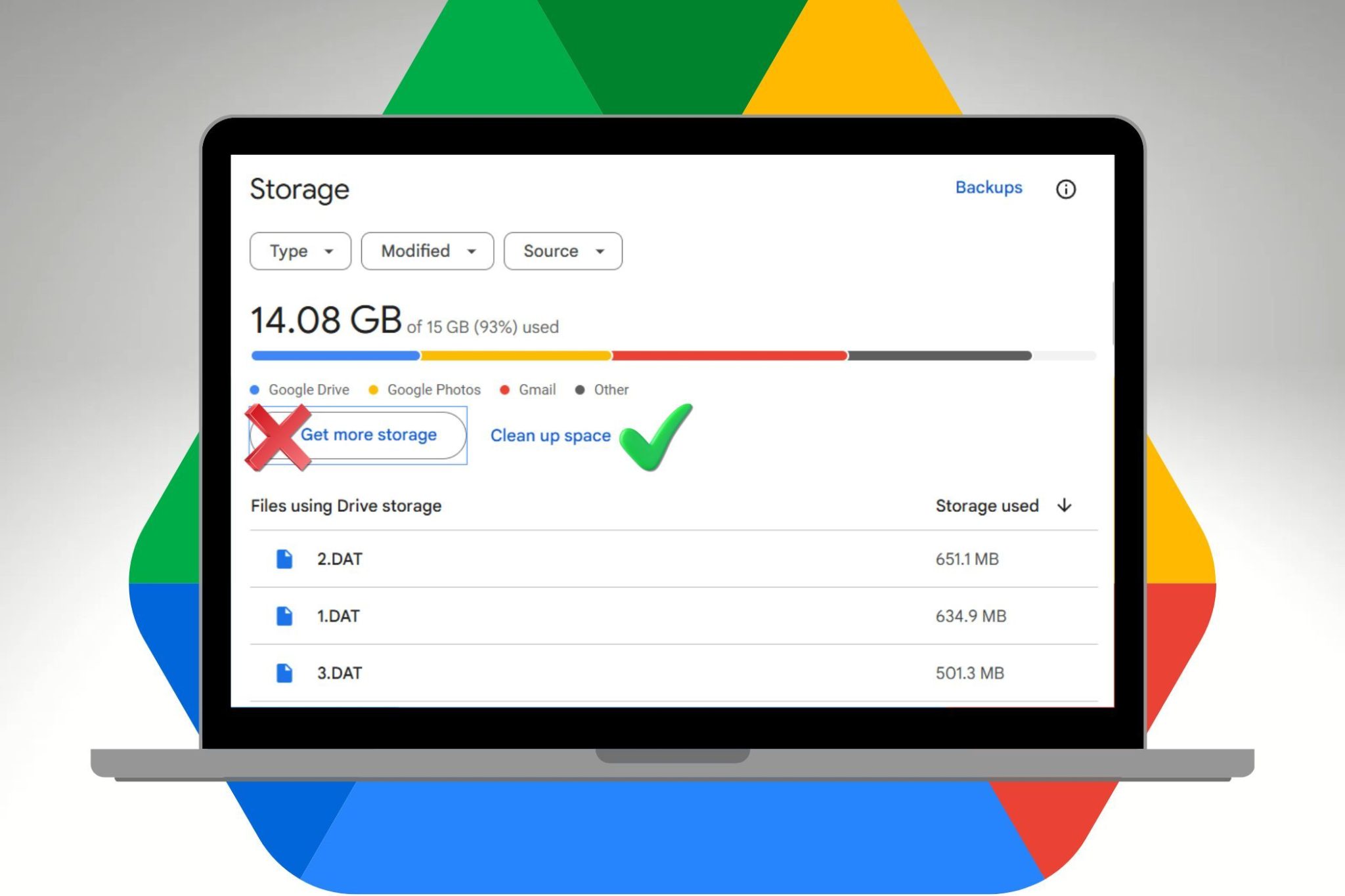 لابتوب يعرض حالة التخزين مع شعار Google Drive في الخلفية